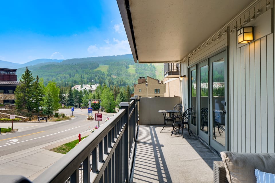 Private Balcony w/ Mtn Views! All-Seasons Vail Gem Apartment in Vail