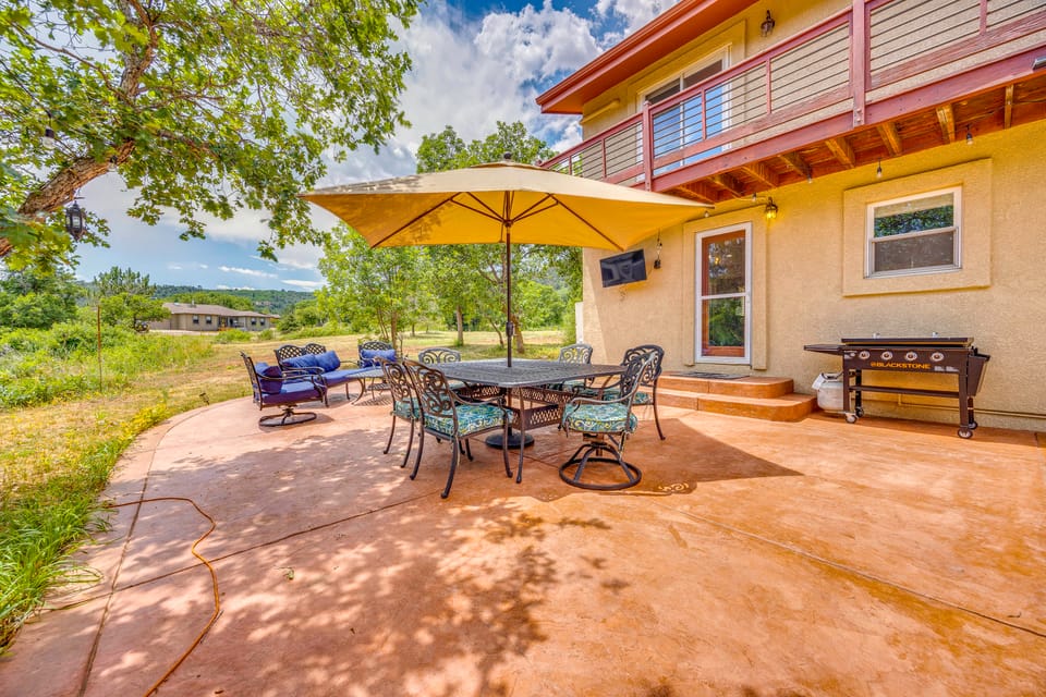 Hiking Days, Fireside Nights! Colorado Springs Gem House in Colorado