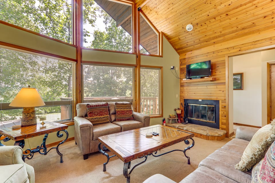 Golf Getaway w/ Fairway Views Near Table Rock Lake Apartment in Table Rock Lake
