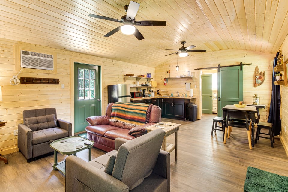 Cabin is 2 Miles From Bogue Chitto State Park House in Mississippi