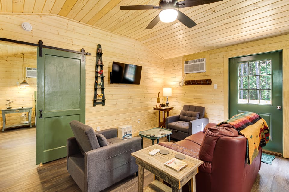 Cabin is 2 Miles From Bogue Chitto State Park House in Mississippi