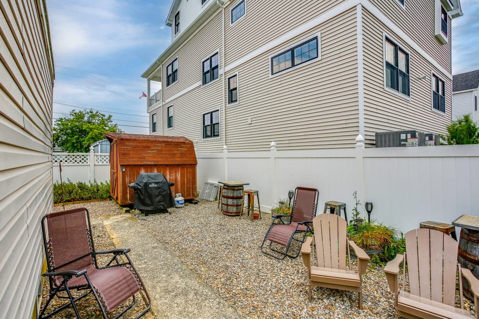 Block and Half to Beach! Minutes from AC, Casinos House in Brigantine