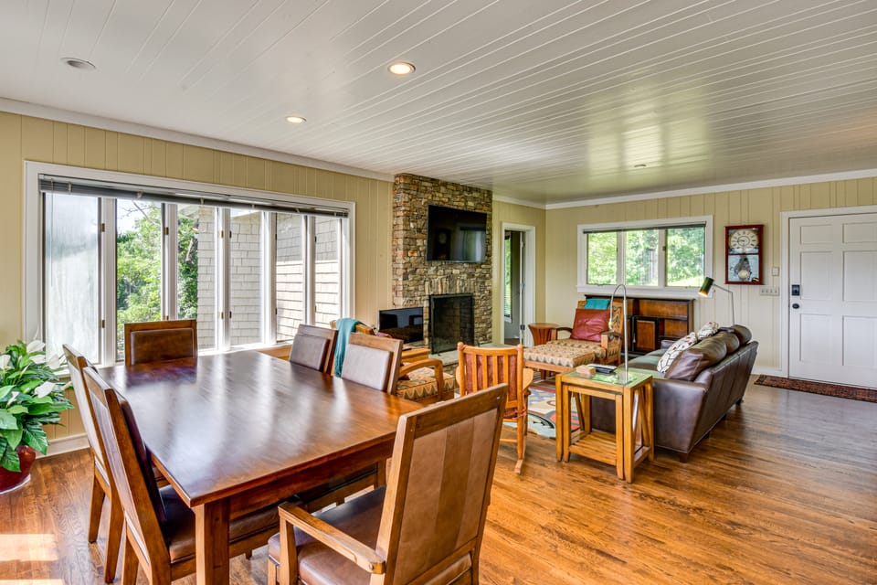 Mountain Home Near Lake Glenville w/ Scenic Views House in Lake Glenville