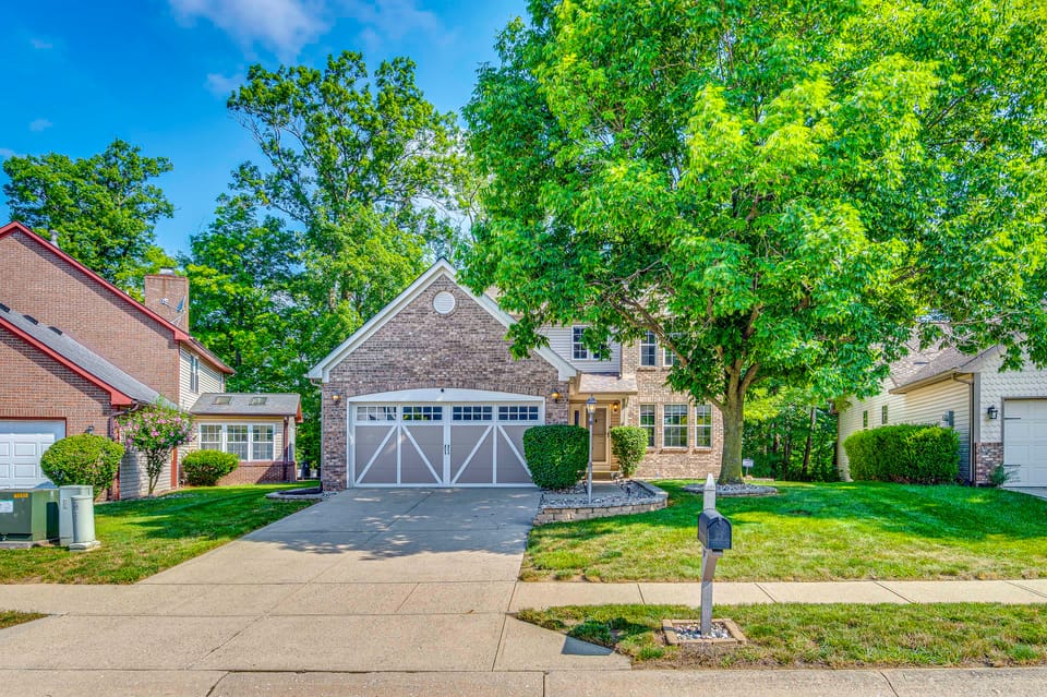 3 Mi to Indianapolis Speedway! Modern Home w/ Yard House in Indianapolis