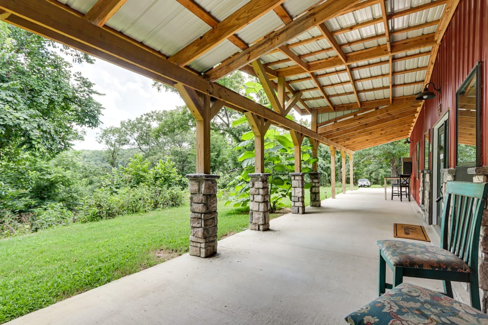 Ozark Barndo Near Bella Vista: Bike, Float & Grill House in Ozark Mountains