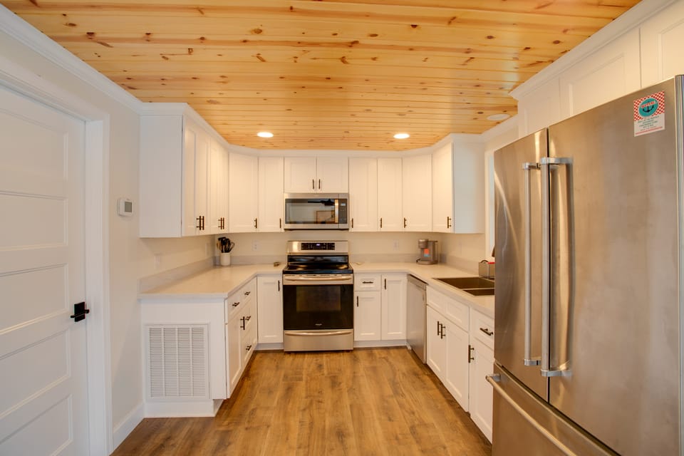 Boater’s Retreat on Lake Greenwood! 1 Mi to Marina House in Lake Greenwood