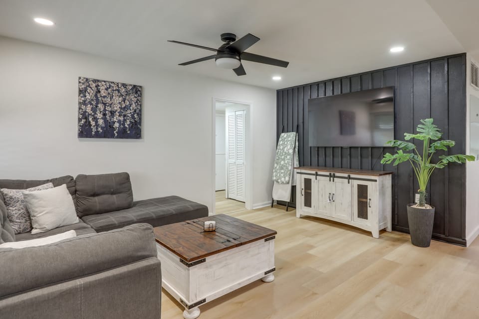 6 Mi to Dtwn! Jacksonville Gem w/ Outdoor Oasis House in Jacksonville