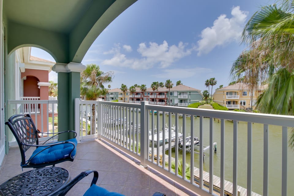 Waterfront Unit w/ Resort Perks in Laguna Vista! Apartment in Laguna Vista