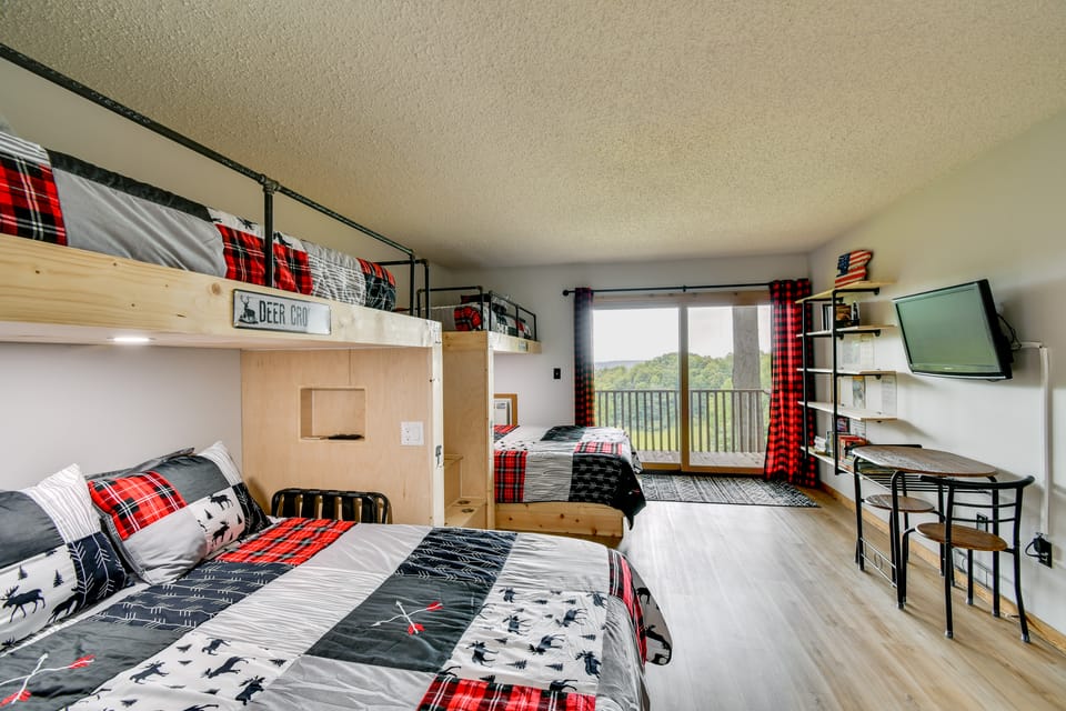 Shanty Creek Resort Condo Near Lake Bellaire! Apartment in Michigan