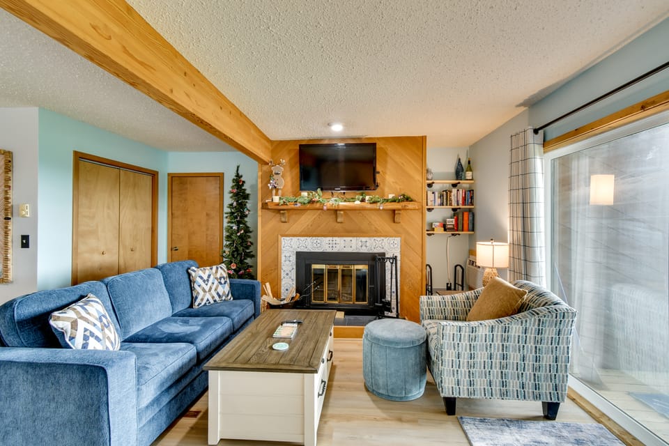 Near Slopes, Golf, Lake! Shanty Creek Resort Condo Apartment in Michigan