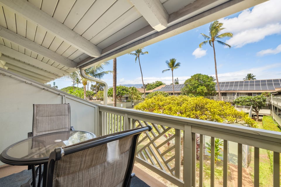 Walk to the Beach! Kihei Bay Surf Resort Studio Apartment in Kihei