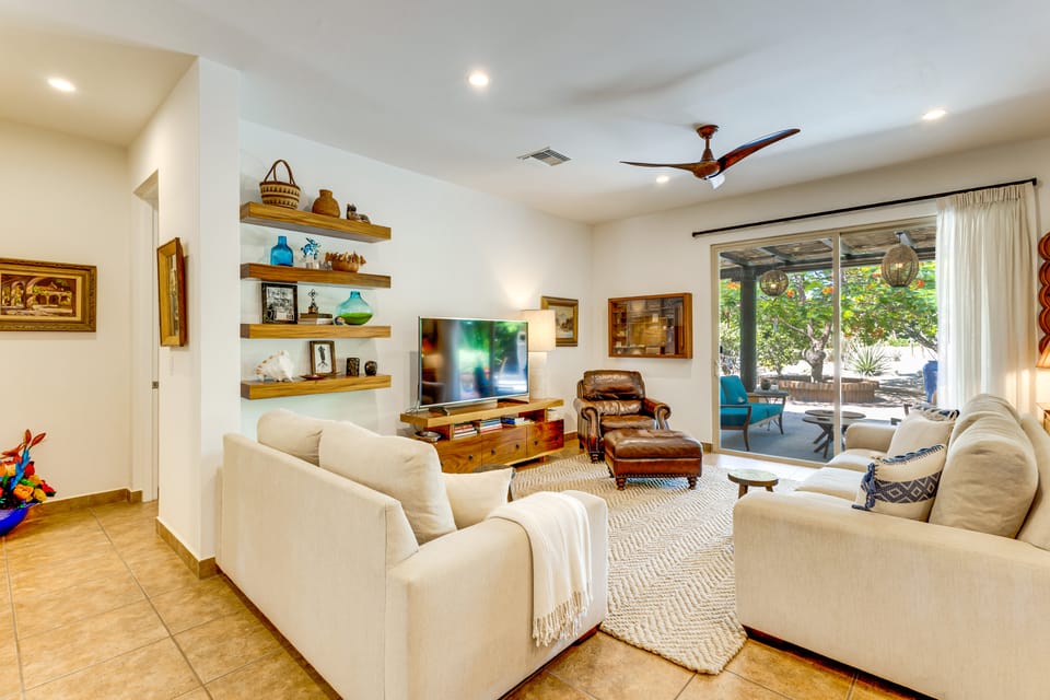 Paraiso del Mar Escape: Beach, Pools, Golf, Tennis House in La Paz