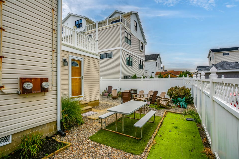 1 1/2 Blocks to Beach! Close to A/C, Casinos House in Brigantine