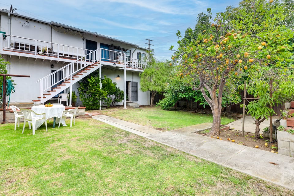 Walkable Neighborhood! Convenient Culver City Apt Apartment in Culver City