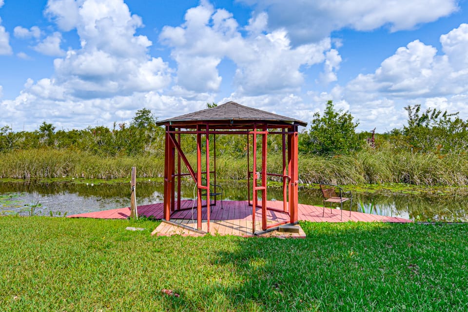 On Deer Point Lake! Home w/ Private Dock & Hot Tub House in Bay County