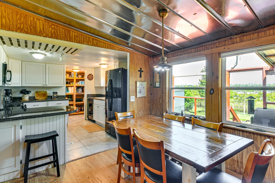On Deer Point Lake! Home w/ Private Dock & Hot Tub House in Bay County