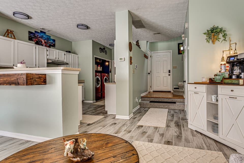 1 Mi to Eagle Creek Res: Family-Friendly Indy Home Apartment in Indianapolis