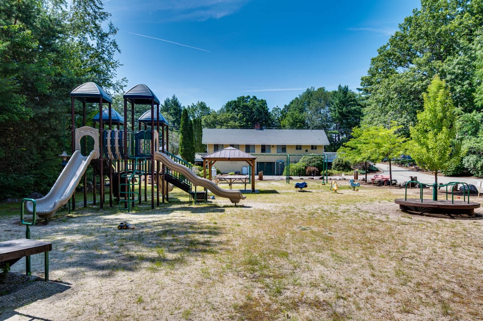 Lake Winnipesaukee Home for Fall & Winter Fun House in Moultonborough
