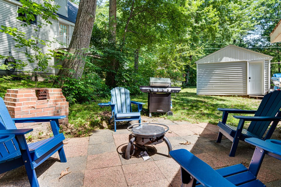 Lake Winnipesaukee Home for Fall & Winter Fun House in Moultonborough