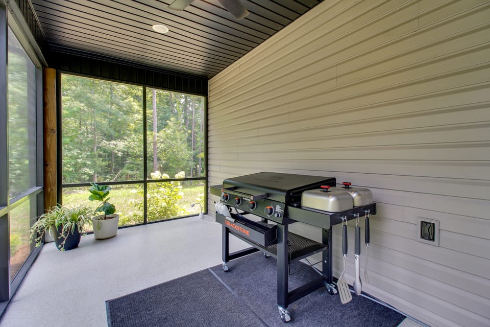 'The Romano Retreat' Modern Lake Guntersville Home House in Scottsboro