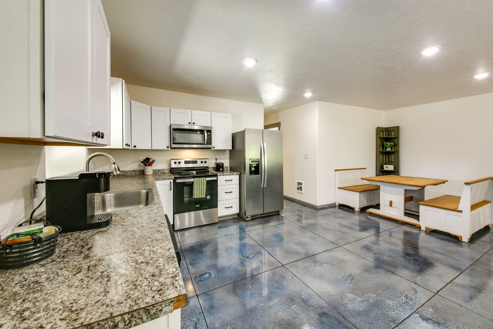 Bring Your Boat! Updated Cabin in Priest River House in Priest River