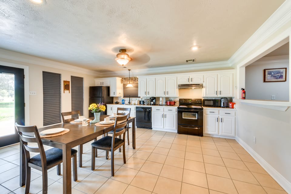 Louisiana Group Retreat! Dual Units Near Hunting House in Louisiana