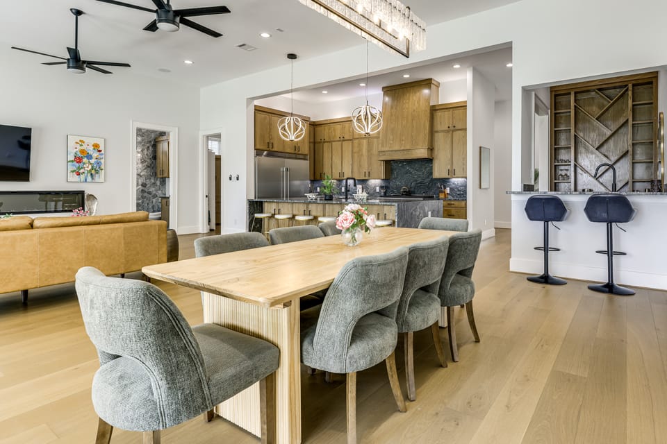 Waterfront Canyon Lake Getaway w/ Lakeshore Park House in Canyon Lake