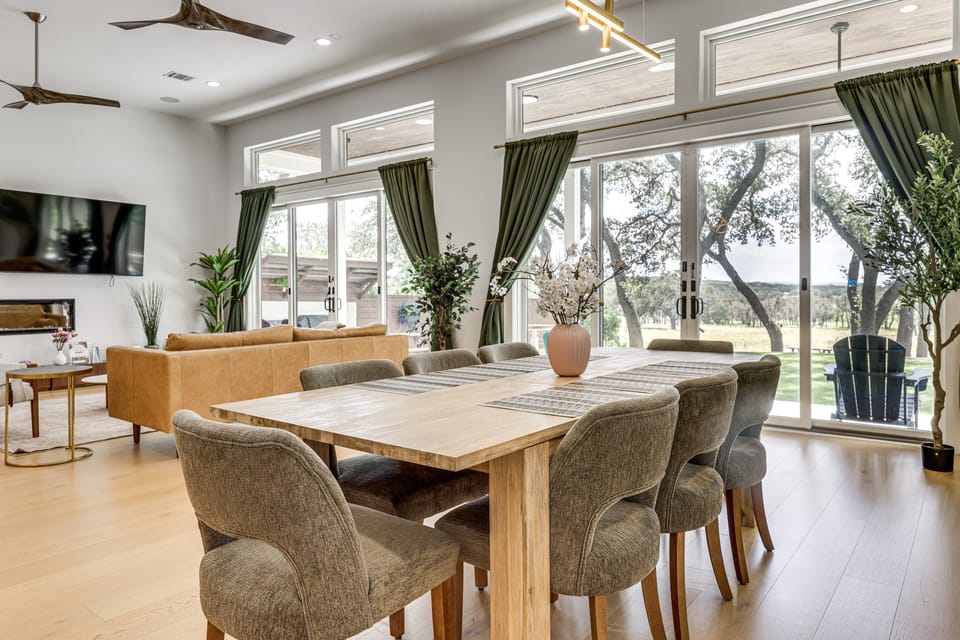 Walk to Shore! Family-Friendly Canyon Lake Retreat House in Canyon Lake