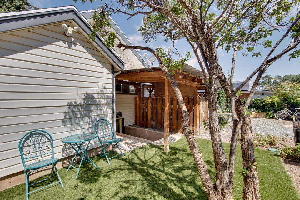 Walk to SSU & Shakespeare Fest! Colorful Retreat Apartment in Cedar City