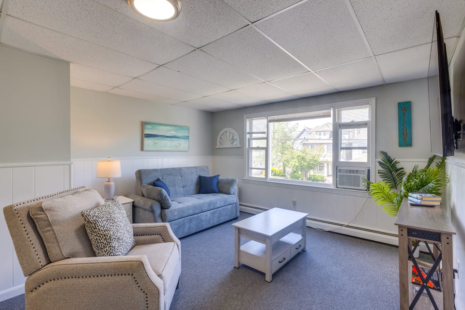 Walk to Beach, Boardwalk, Restaurants: Asbury Park Apartment in Ocean Grove