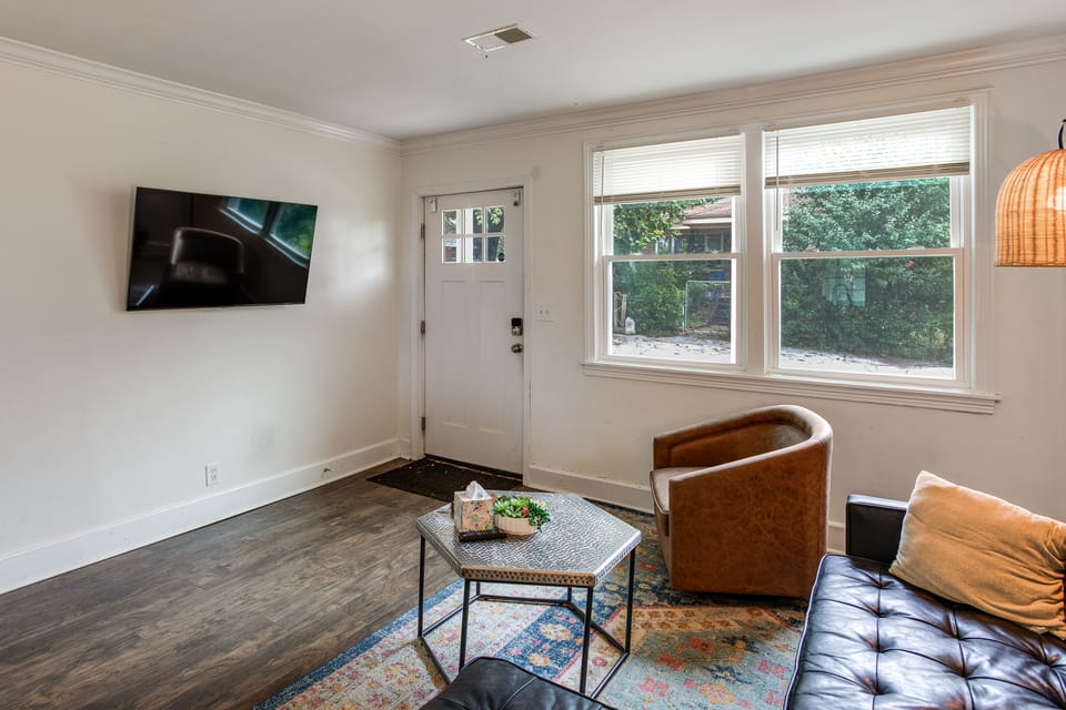 3 Mi to Dtwn Columbia! Charming Home w/ Yard House in Columbia