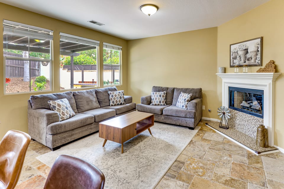 Pool & Hot Tub Access! Oceanside Escape Near Golf House in Oceanside