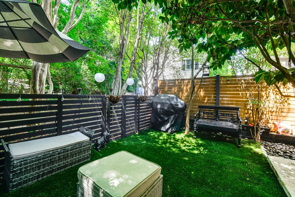 Walk to Village District! Charming Escape w/ Yard Apartment in Raleigh