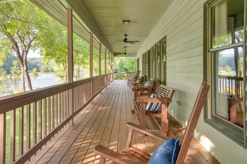 NEW! Riverfront Trout Fishing White River Ozarks House in Arkansas