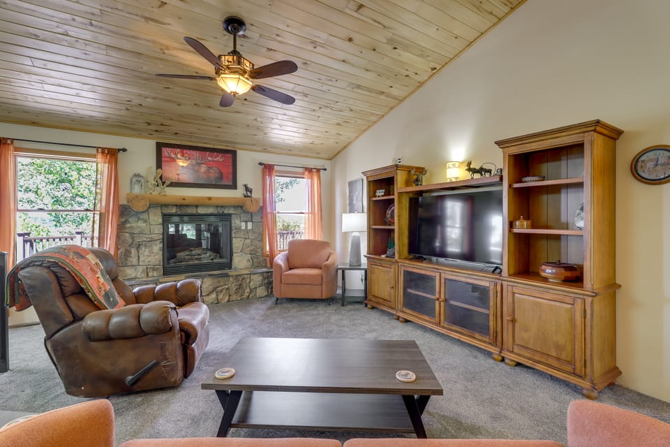 Hot Tub, Orchard & Grand Mesa Views! Olathe Home House in Colorado