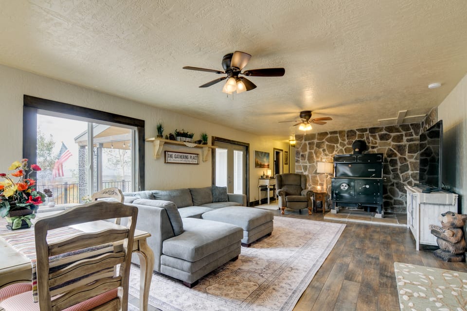 Hike, Hunt & Fish! Family Cabin in Sevier County House in Utah