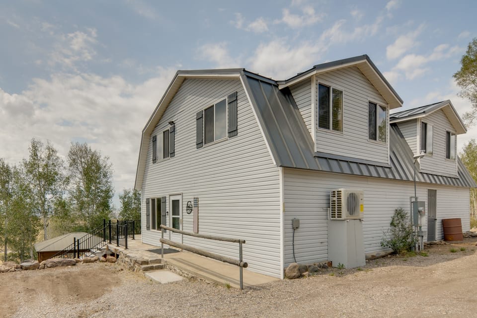 6-Bedroom, 2-Bath Cabin 4 Mi From Fishlake, UT House in Utah
