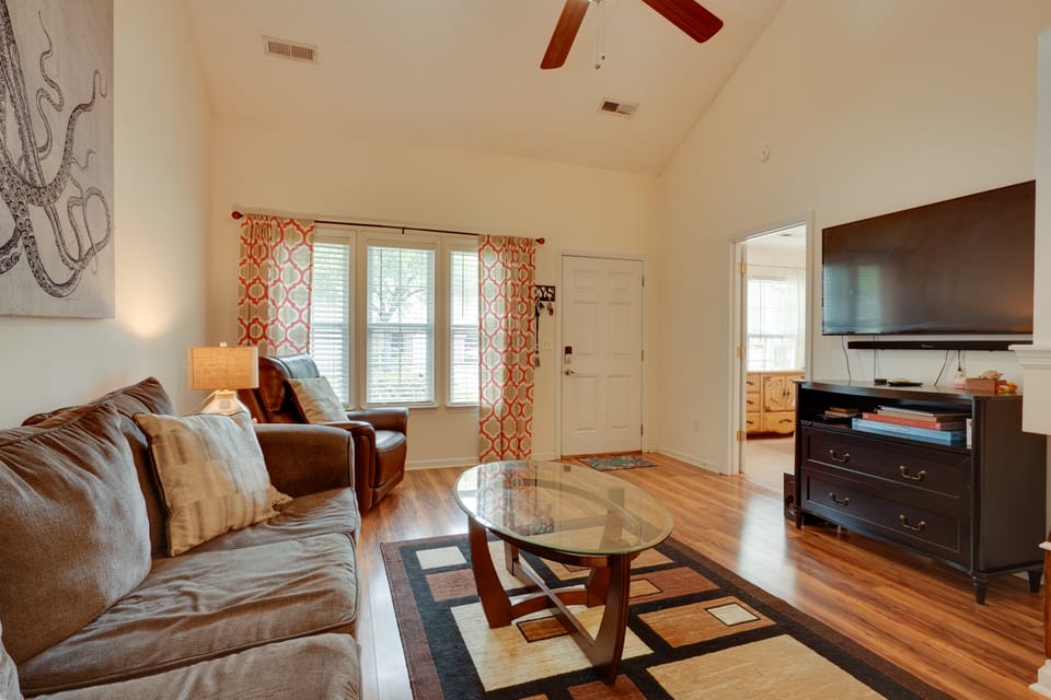 Charleston Townhome Near Credit One Stadium Apartment in Mount Pleasant