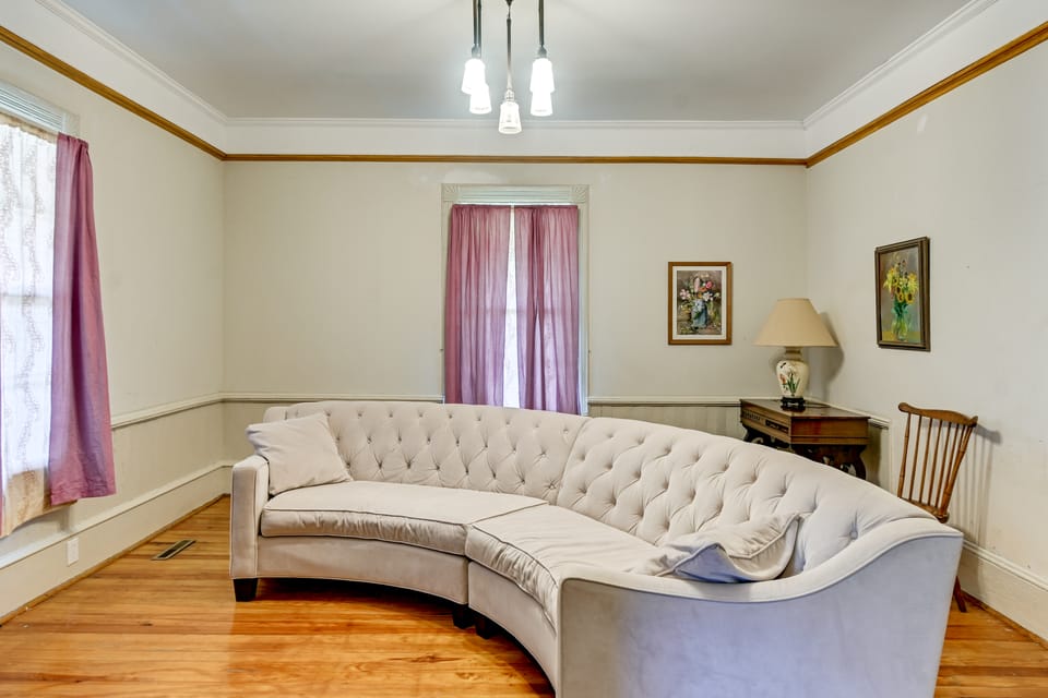 Walk to Downtown Fairmont! Family Home w/ Yard House in South Carolina