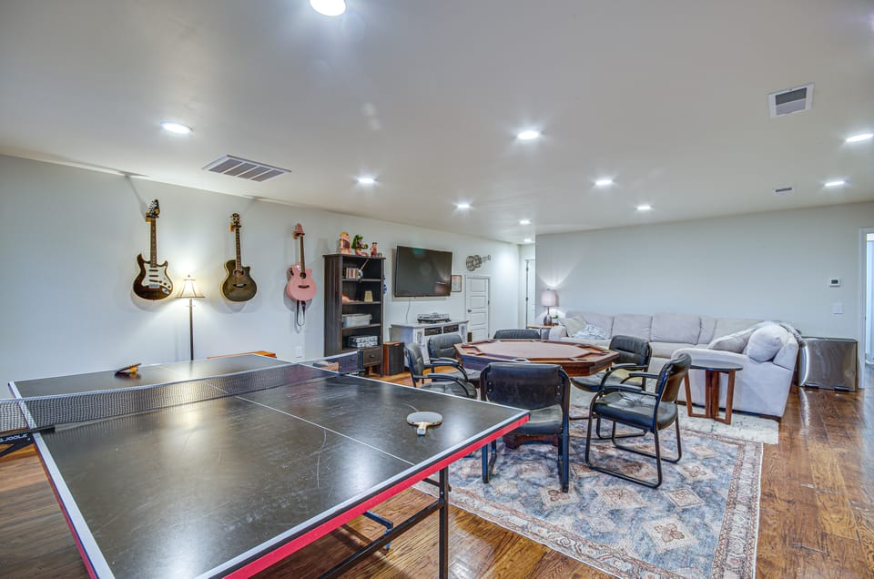 Waterfront Home w/ 3 Decks, Fire Pits and Hot Tub! House in Mississippi
