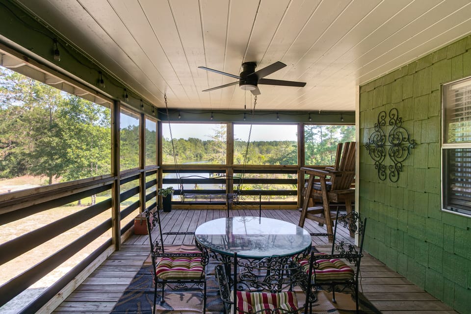 Fishing Pond & Screened Deck 'Mourning Dove Lodge' House in Georgia