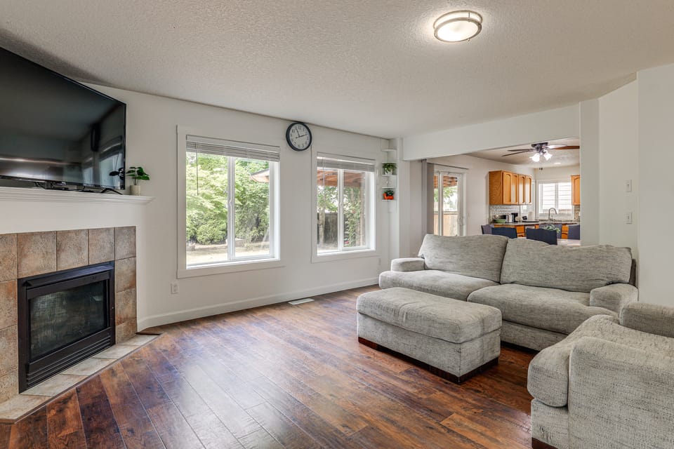 East Vancouver Home Near Trails & Lacamas Lake House in Vancouver