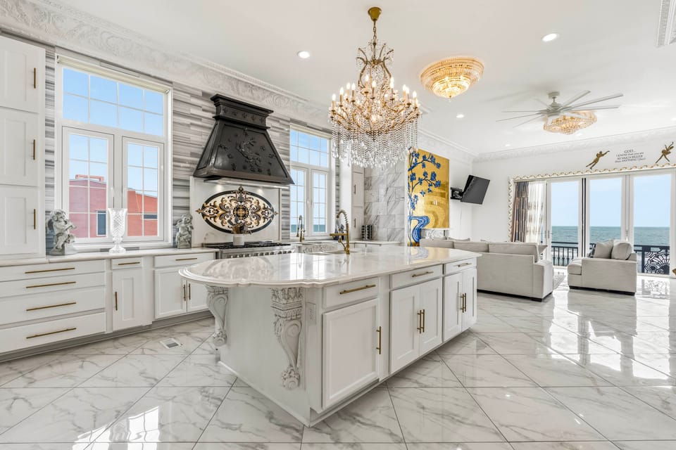 Oceanfront DeBordieu Estate, Direct Beach Access House in South Carolina