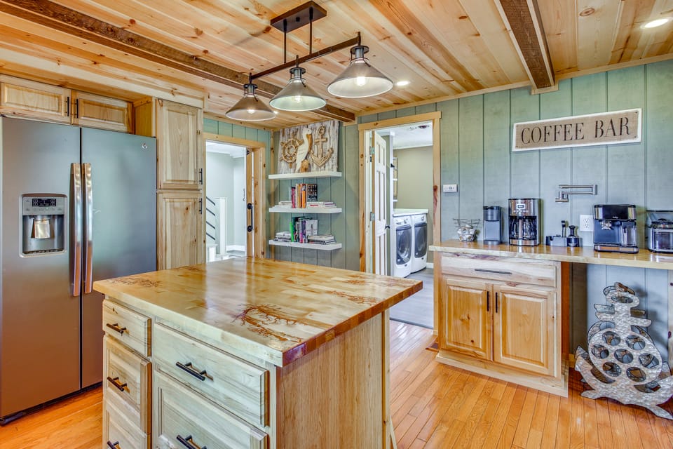 Bayfront Home! Dock, Deck, Hot Tub, & Fire Pit House in Wisconsin