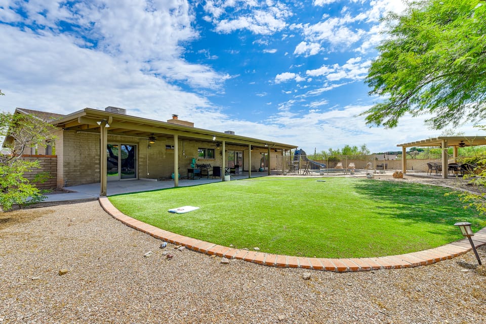 Game Room, Playset! Family-Friendly Tucson Getaway House in Arizona