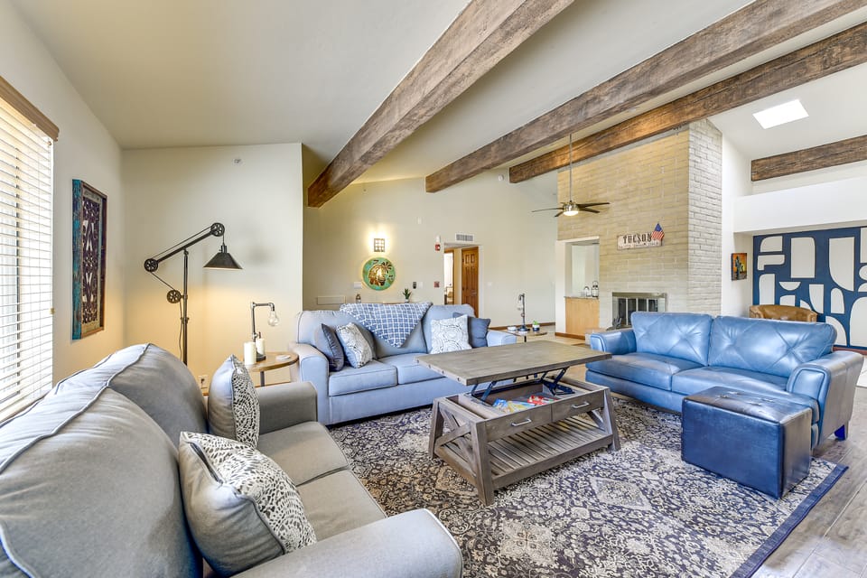 Game Room, Playset! Family-Friendly Tucson Getaway House in Arizona