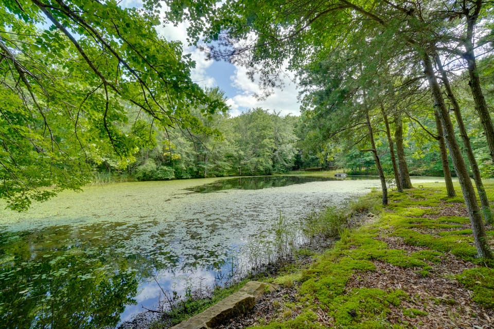 Fire Pit & Lake Access! Crossville Group Escape House in Tennessee