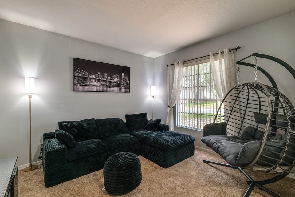 Swim, Golf & Park-Hop! Family Home in Davenport House in Osceola County