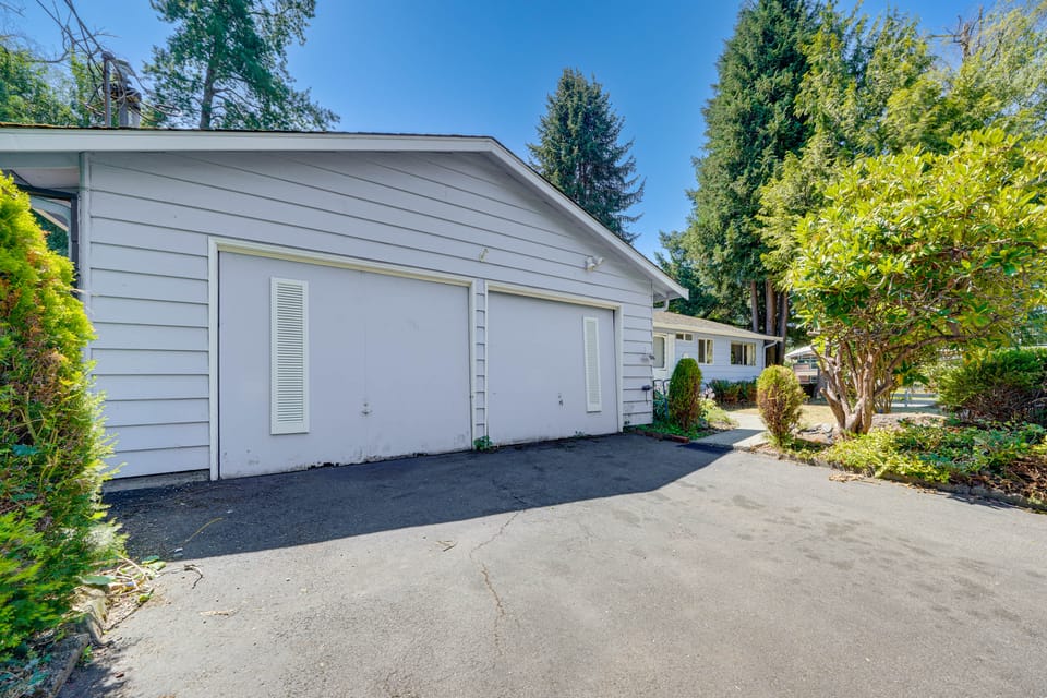 Private Yard & Patio! Pet-Friendly Lynnwood Home House in Lynnwood
