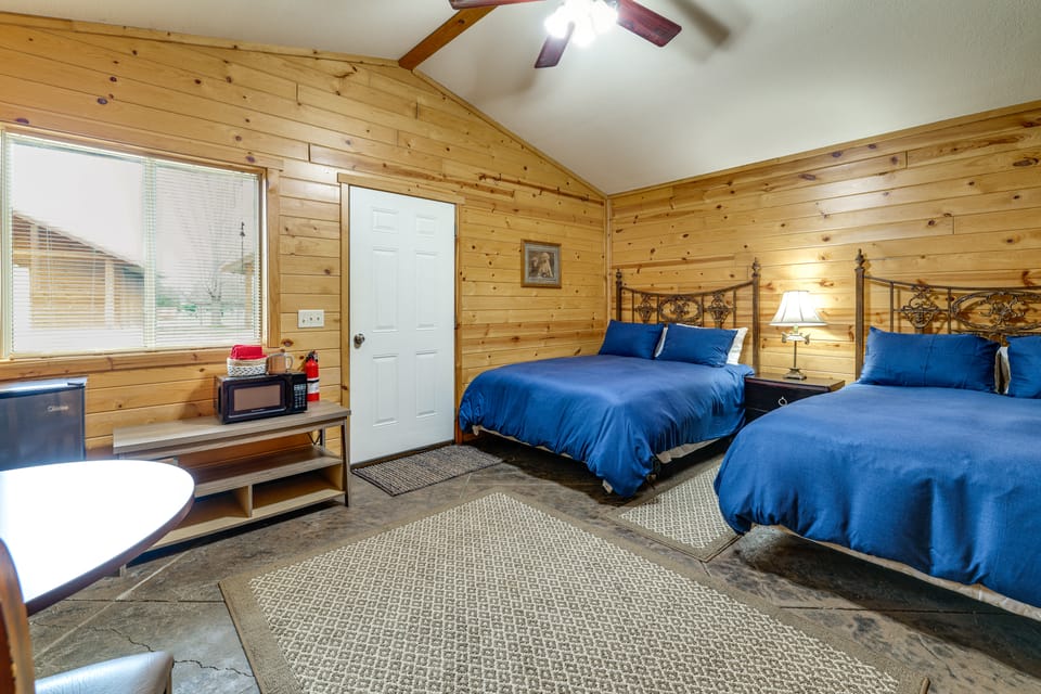 Dual Cabin Retreat Near Mississippi River Fun! House in Wisconsin
